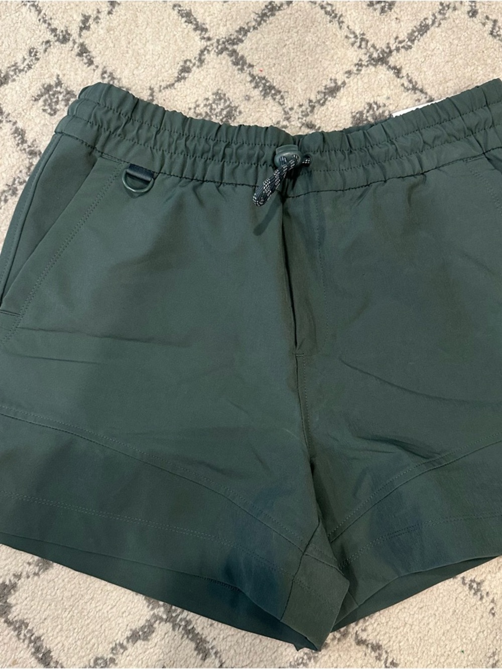 NEW Old Navy Dark Green Athletic Drawstring Shorts. Size Medium